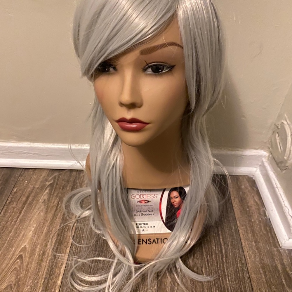 Gray curled wavy 27inch wig - Picture 2 of 8